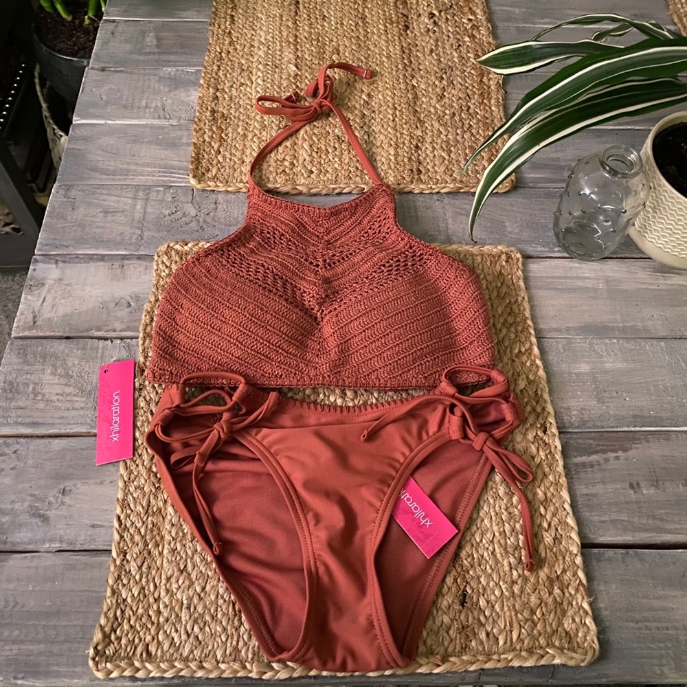 👙 NWT Xhiliration Knit Patterned Bikini